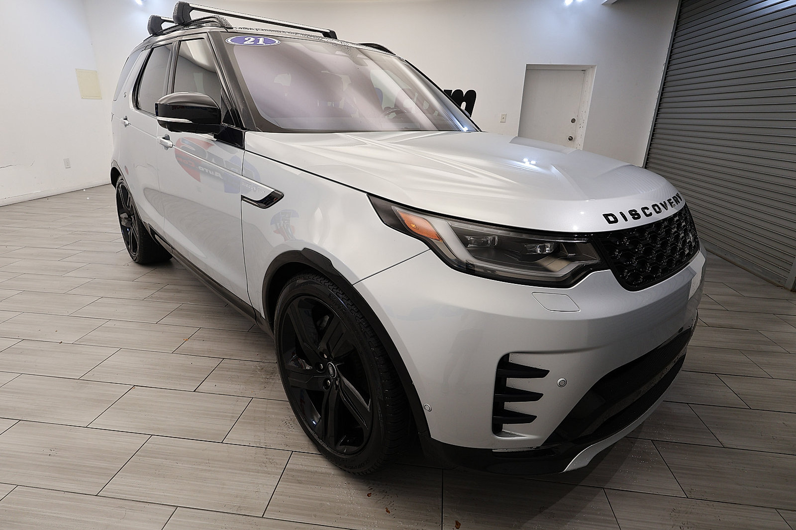 Used 2021 Land Rover Discovery S R-Dynamic AWD/4WD image 7