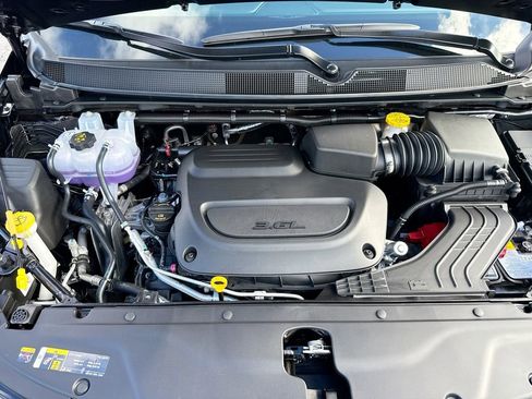 New 2026 Chrysler Pacifica Limited w/ S Appearance Package image 34