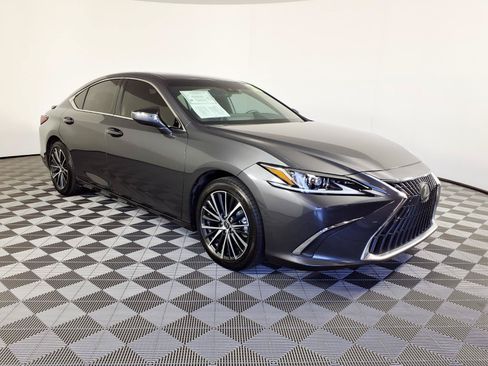 Used 2025 Lexus ES 300h w/ Premium Package FWD image 3