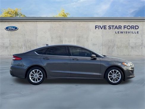 Certified 2020 Ford Fusion SE image 4