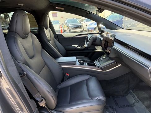 Used 2022 Tesla Model X image 35