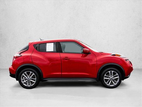 Used 2016 Nissan Juke SV image 4