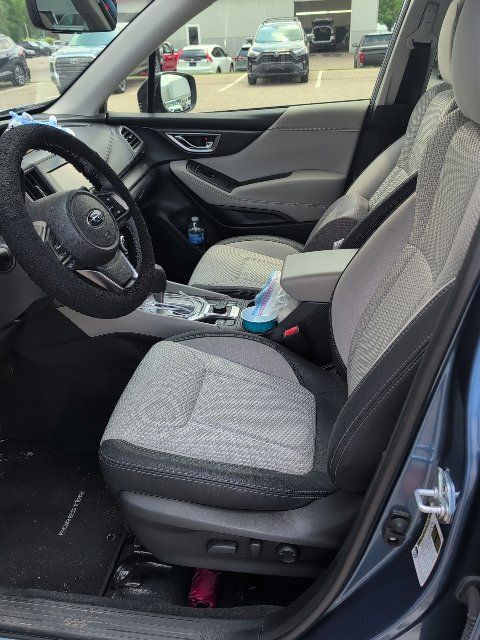 Used 2023 Subaru Forester Premium AWD/4WD image 11