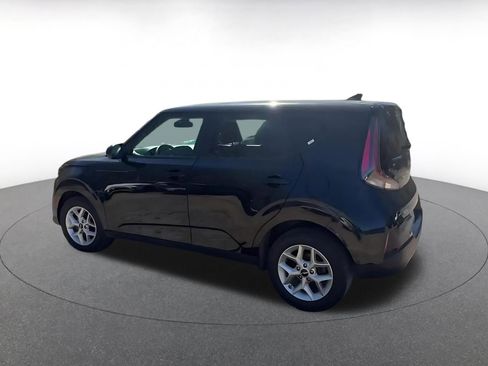 Used 2025 Kia Soul LX w/ LX Technology Package image 10