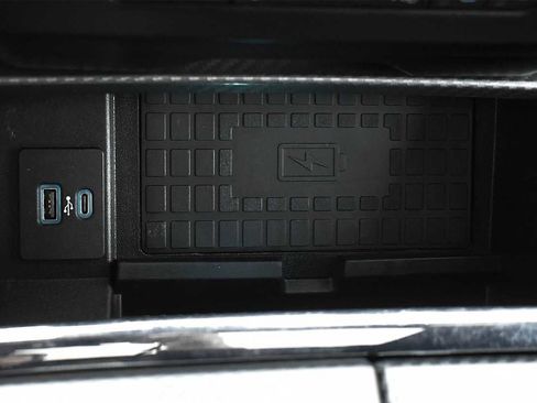 Used 2021 Ford Expedition Limited image 27