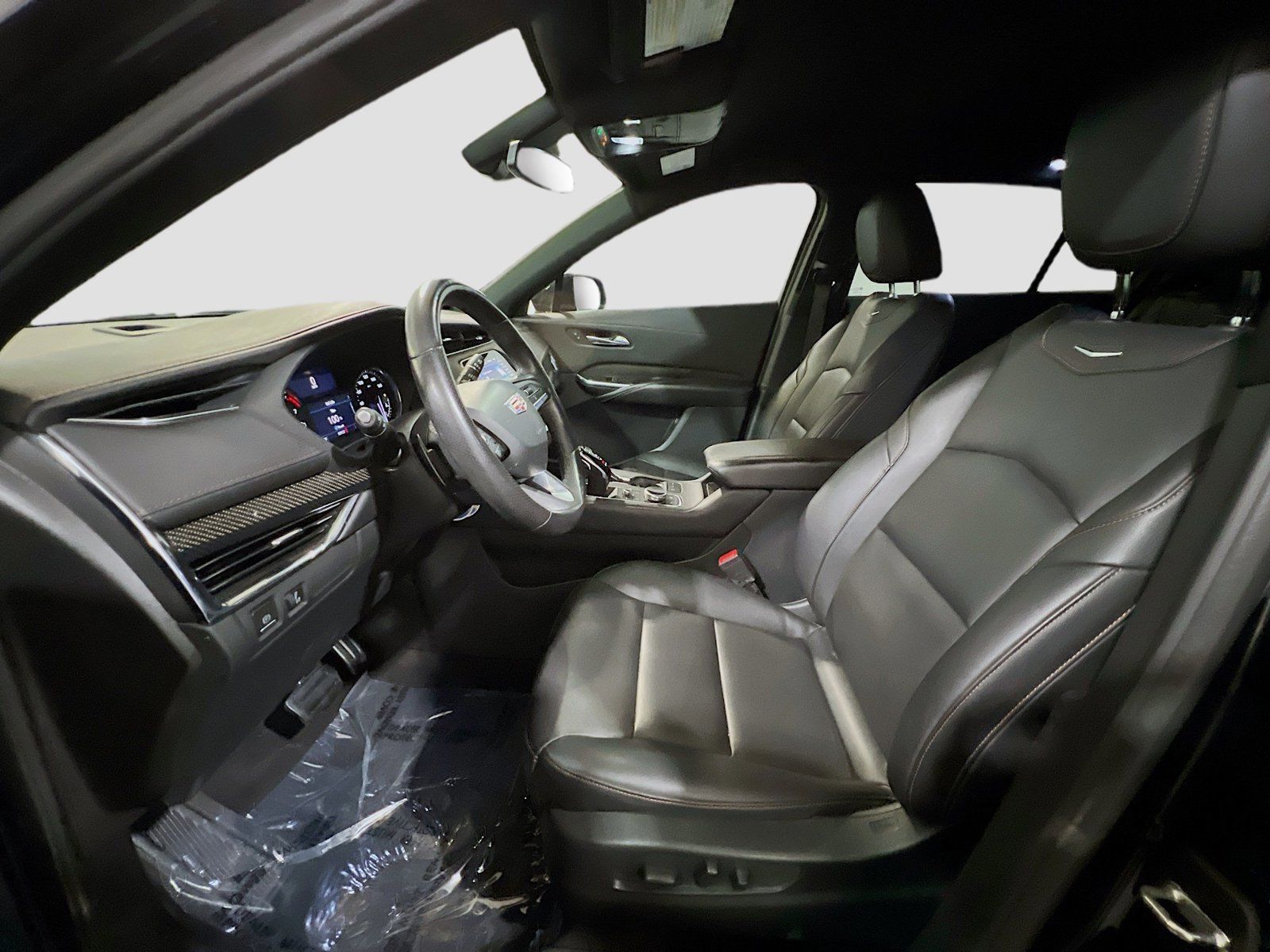 Used 2022 Cadillac XT4 Sport w/ Safety Alert Package FWD image 14