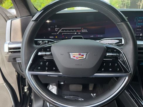 Used 2025 Cadillac Escalade Sport w/ Touring Package AWD/4WD image 16