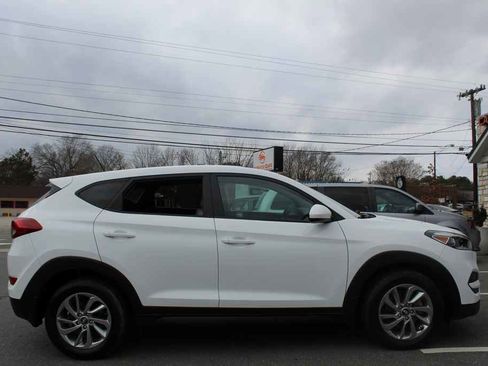 Used 2016 Hyundai Tucson SE image 3