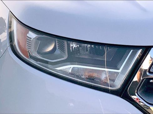 Used 2016 Ford Edge SE FWD image 28