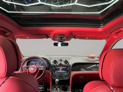 Used 2020 Bentley Bentayga AWD/4WD image 29