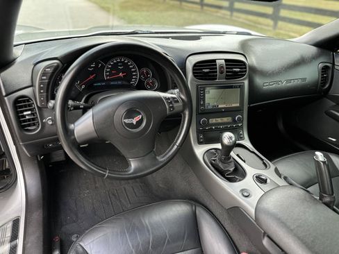 Used 2007 Chevrolet Corvette Coupe w/ Preferred Equipment Group RWD image 8