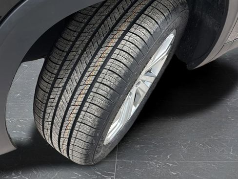 Used 2023 Volkswagen Atlas SE w/ Panoramic Sunroof Package image 29