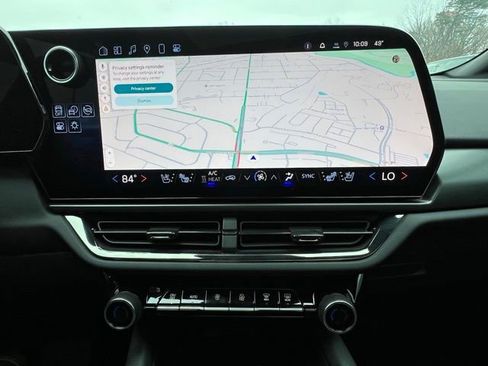 Used 2025 Chevrolet Equinox EV RS w/ Convenience Package II image 28