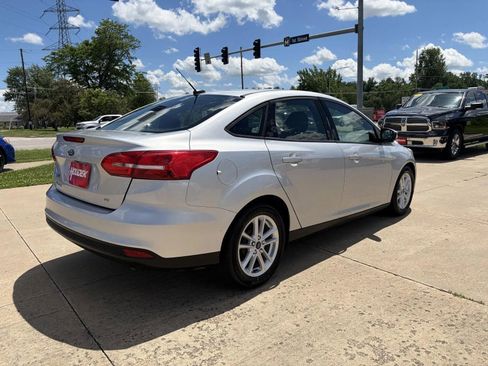 Used 2017 Ford Focus SE FWD image 8