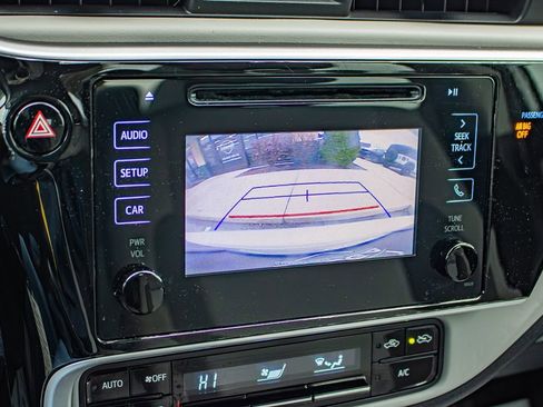 Used 2019 Toyota Corolla LE image 26