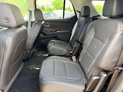 Used 2020 Chevrolet Traverse LT w/ LT Premium Package AWD/4WD image 14