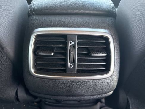 Used 2020 Kia Sorento LX AWD/4WD image 22