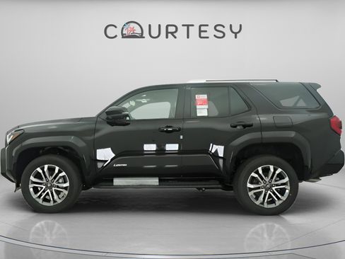 Used 2026 Toyota 4Runner Limited image 19