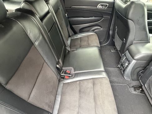 Used 2020 Jeep Grand Cherokee Altitude RWD image 41