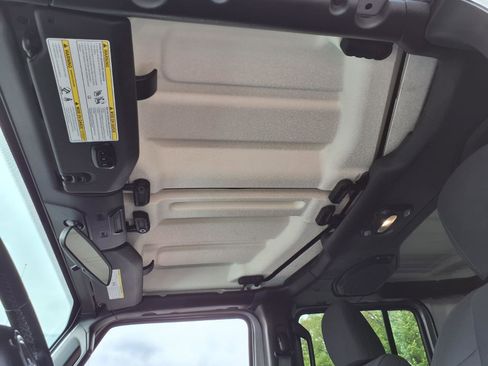 Certified 2018 Jeep Wrangler Unlimited Sport S AWD/4WD image 11