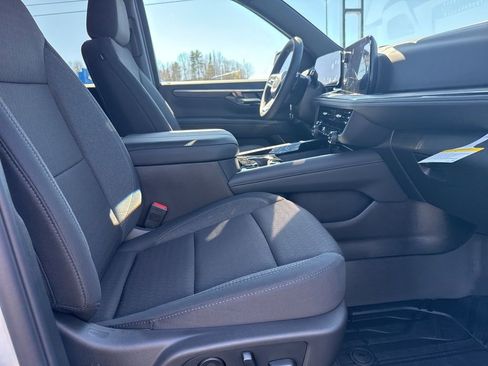 New 2026 Chevrolet Suburban LS image 37