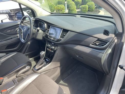 Used 2020 Buick Encore Preferred w/ Safety Package FWD image 28