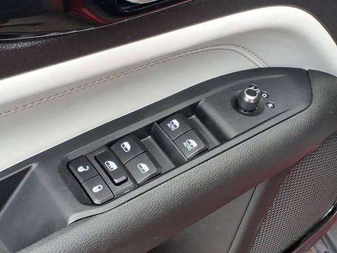 Used 2025 Jeep Compass Limited AWD/4WD image 14