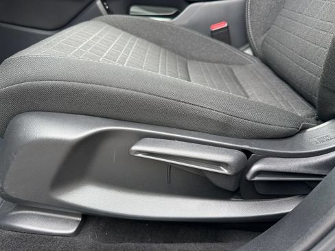 Certified 2025 Honda HR-V LX image 16