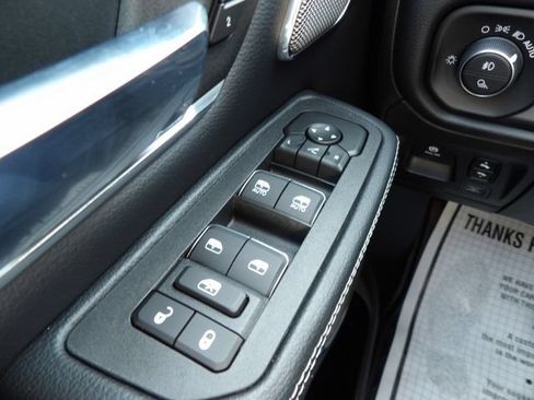 New 2026 RAM 1500 Laramie AWD/4WD image 24