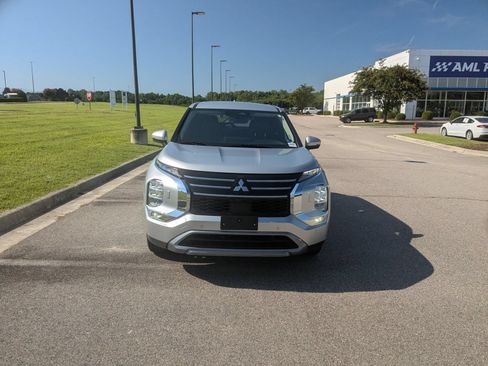 Used 2025 Mitsubishi Outlander SE AWD/4WD image 8