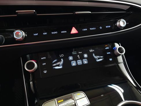 Used 2026 Genesis GV70 2.5T image 22