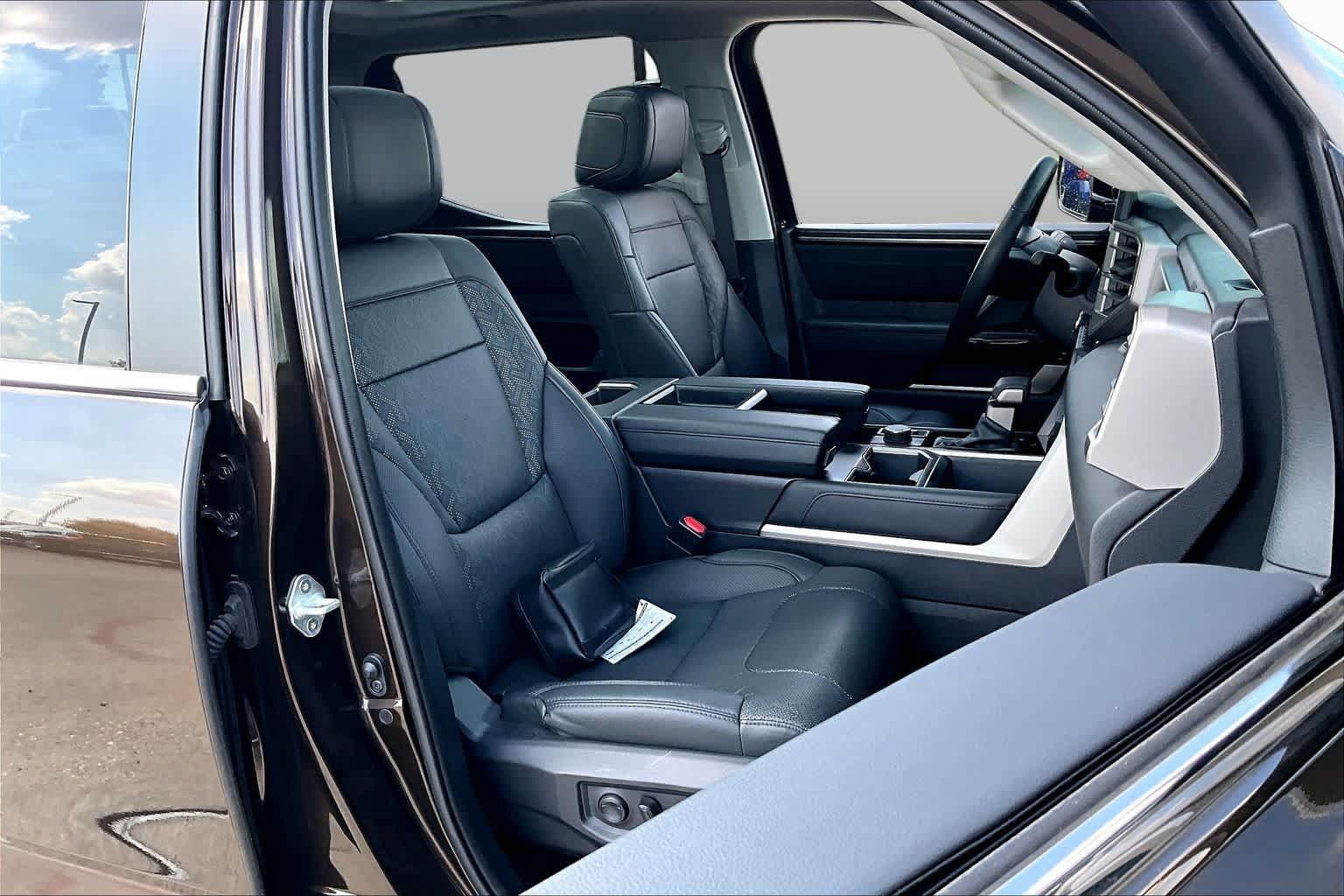 Used 2024 Toyota Tundra Limited AWD/4WD image 9
