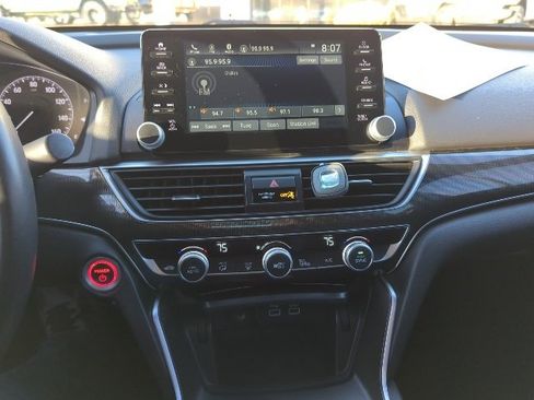 Used 2022 Honda Accord Sport image 7