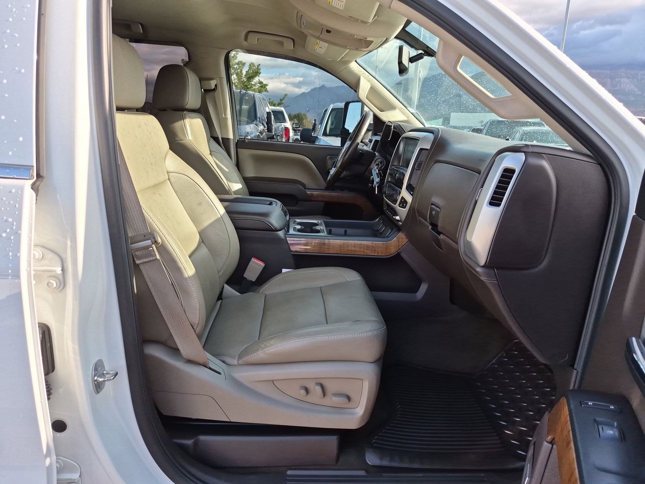 Used 2015 GMC Sierra 2500 SLT w/ Duramax Plus Package AWD/4WD image 29
