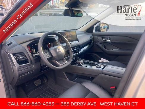 Certified 2025 Nissan Rogue SL image 10