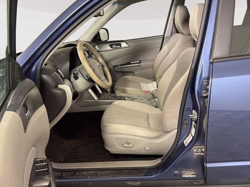 Used 2013 Subaru Forester 2.5X Premium AWD/4WD image 5