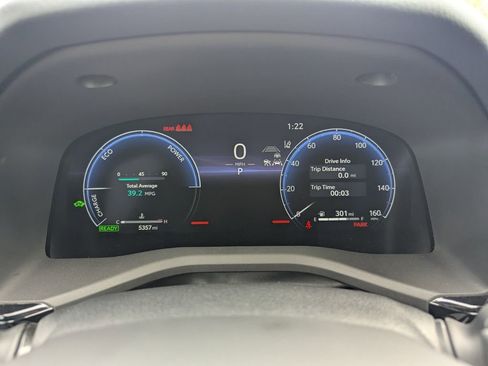 Used 2025 Toyota Camry LE image 29