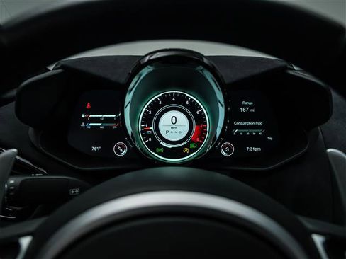 Used 2021 Aston Martin V8 Vantage Automatic image 16