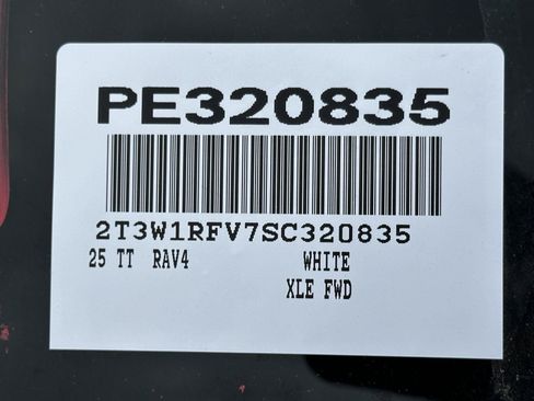 Used 2025 Toyota RAV4 XLE FWD image 14