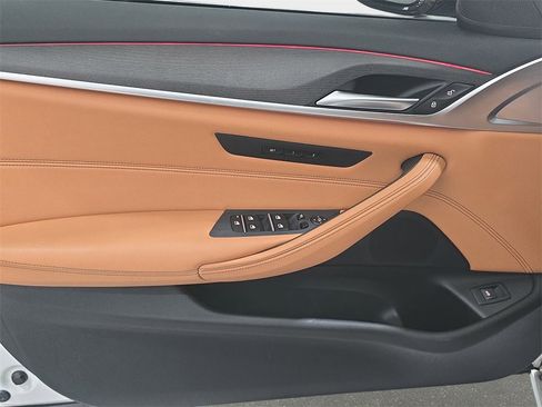 Used 2023 BMW 530i w/ Convenience Package image 26