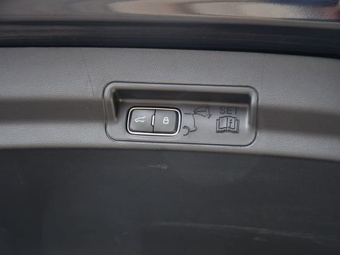 Used 2025 Ford Explorer Active image 19