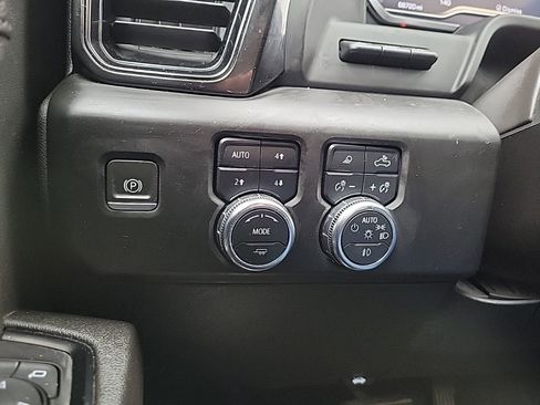 Used 2023 GMC Sierra 1500 AT4 w/ Technology Package image 27