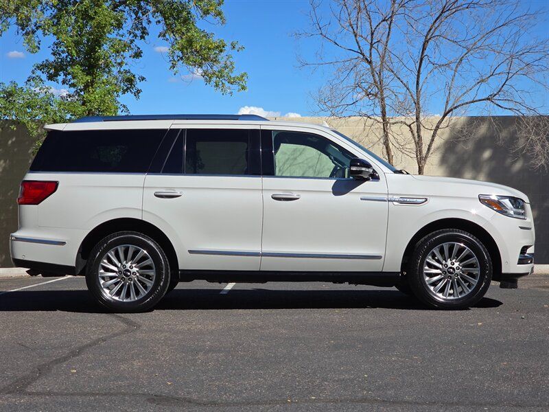 Used 2021 Lincoln Navigator 4WD image 11