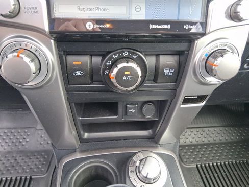 Used 2022 Toyota 4Runner SR5 Premium w/ Moonroof Package image 17