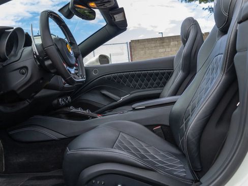 Used 2016 Ferrari California T RWD image 61