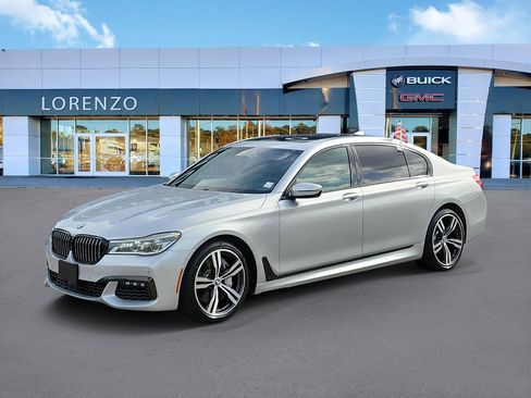 Used 2017 BMW 750i RWD image 1