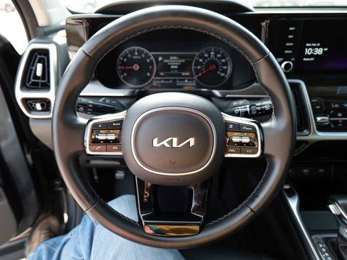 Certified 2022 Kia Sorento S image 12