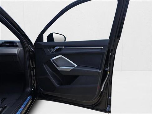 New 2025 Audi Q3 2.0T Premium image 11