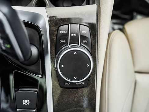Used 2018 BMW 540i w/ Premium Package RWD image 36
