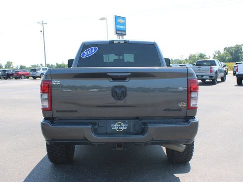 Used 2024 RAM 2500 Big Horn w/ Night Edition AWD/4WD image 8